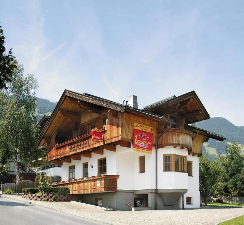 Landhaus Kostenzer Mit Sauna Fuegen Ngoại thất bức ảnh